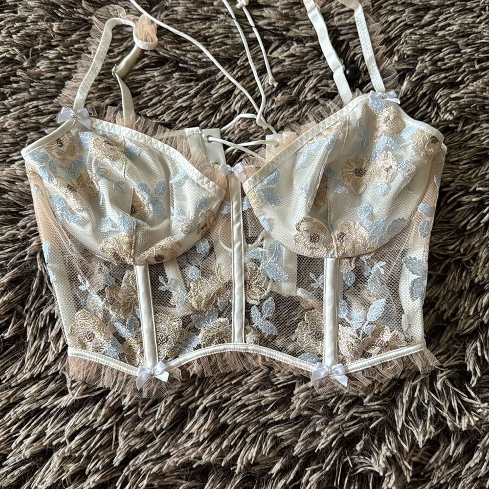 For love and  lemons size m